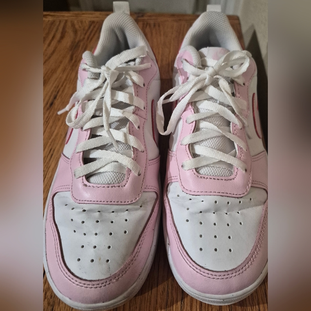 Nike Court Borough Low Kids Youth 6.5 Youth Barbie White Pink Foam - Picture 2 of 5
